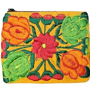 Vintage Handmade Zippered Embroidered Floral Coin Purse Made in Guatemala